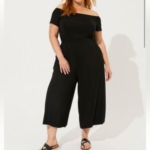 NWTs Black off the Shoulder Culotte